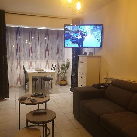Ferienwohnung Le Queirele Le Lavandou Exterior foto