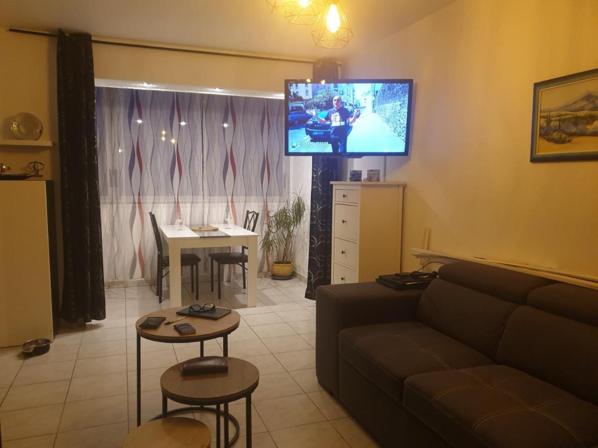 Ferienwohnung Le Queirele Le Lavandou Exterior foto